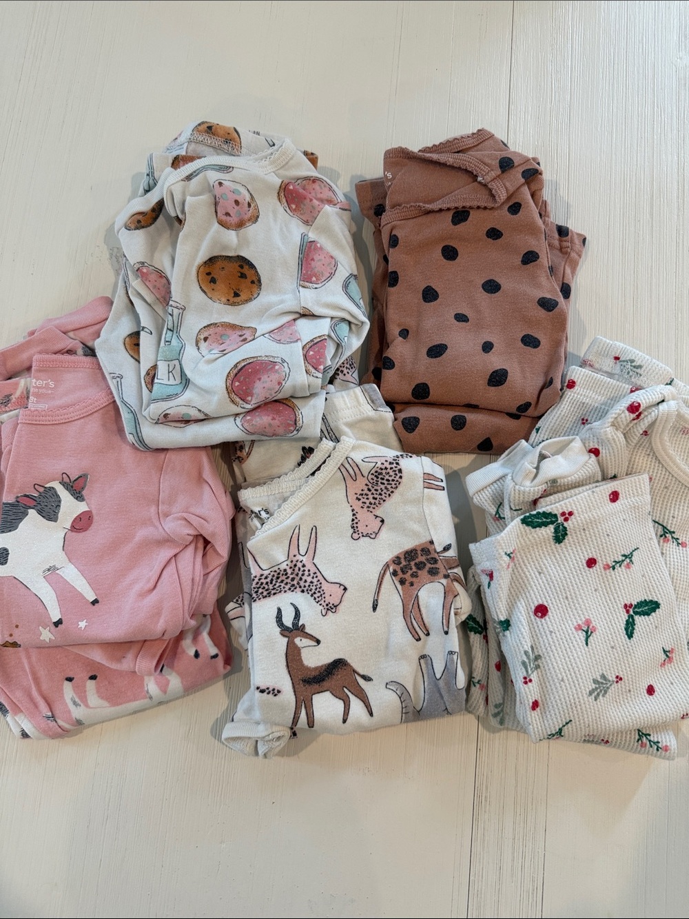 Lot of 5 sets of 3T Pajamas for girls